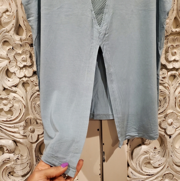 Green athletic tie back mesh tank top - Picture 10 of 14